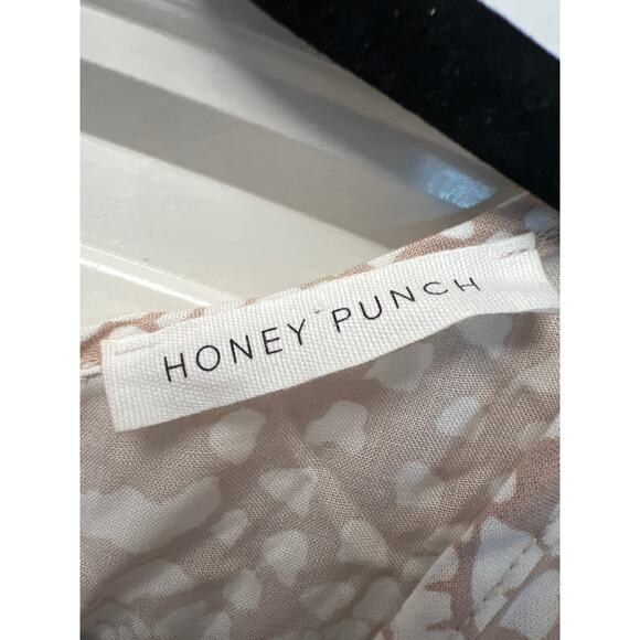 Honey Punch Women’s V Neck 3/4 Sleeve Summer Casual Romper‎ Size S Beige White - Picture 2 of 3